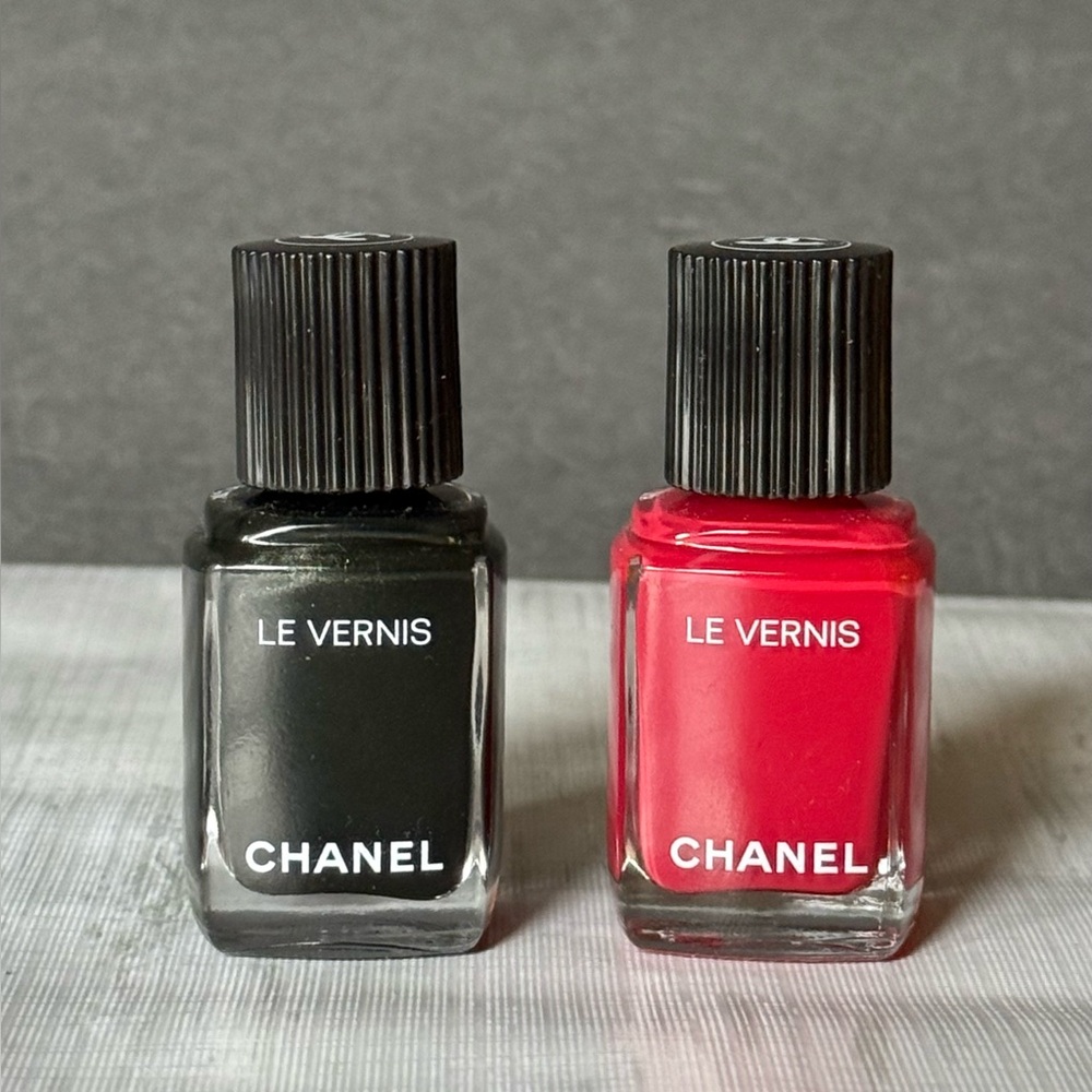 Chanel Le Vernis Nail Polishes in 885 Anthurium & 715 Deepness